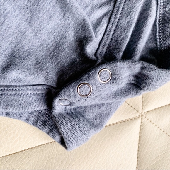 Portage & Main 🇨🇦 • Bodysuit - Picture 2 of 5